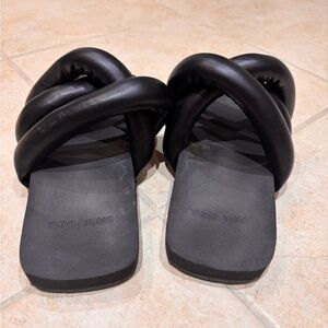Yume Yume Black Padded Sandals